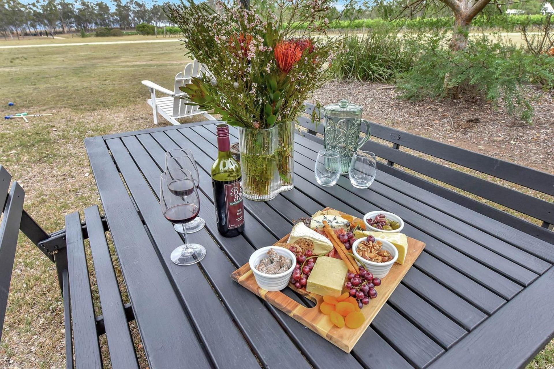 Вилла Bracken Ridge Vineyard The Entire Estate Rothbury Экстерьер фото